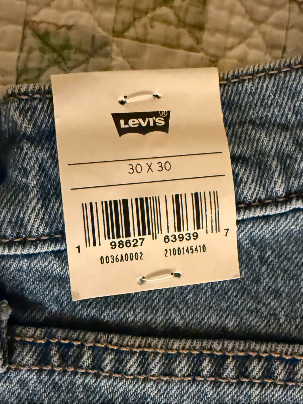 30x30 Levi's Light Blue 501® Curve High-Rise Jeans - Picture 3 of 10
